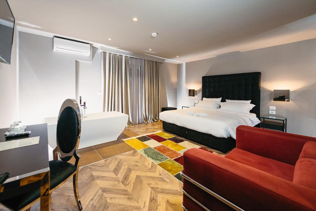 Hotel Egnatia Berxull Bagian luar foto