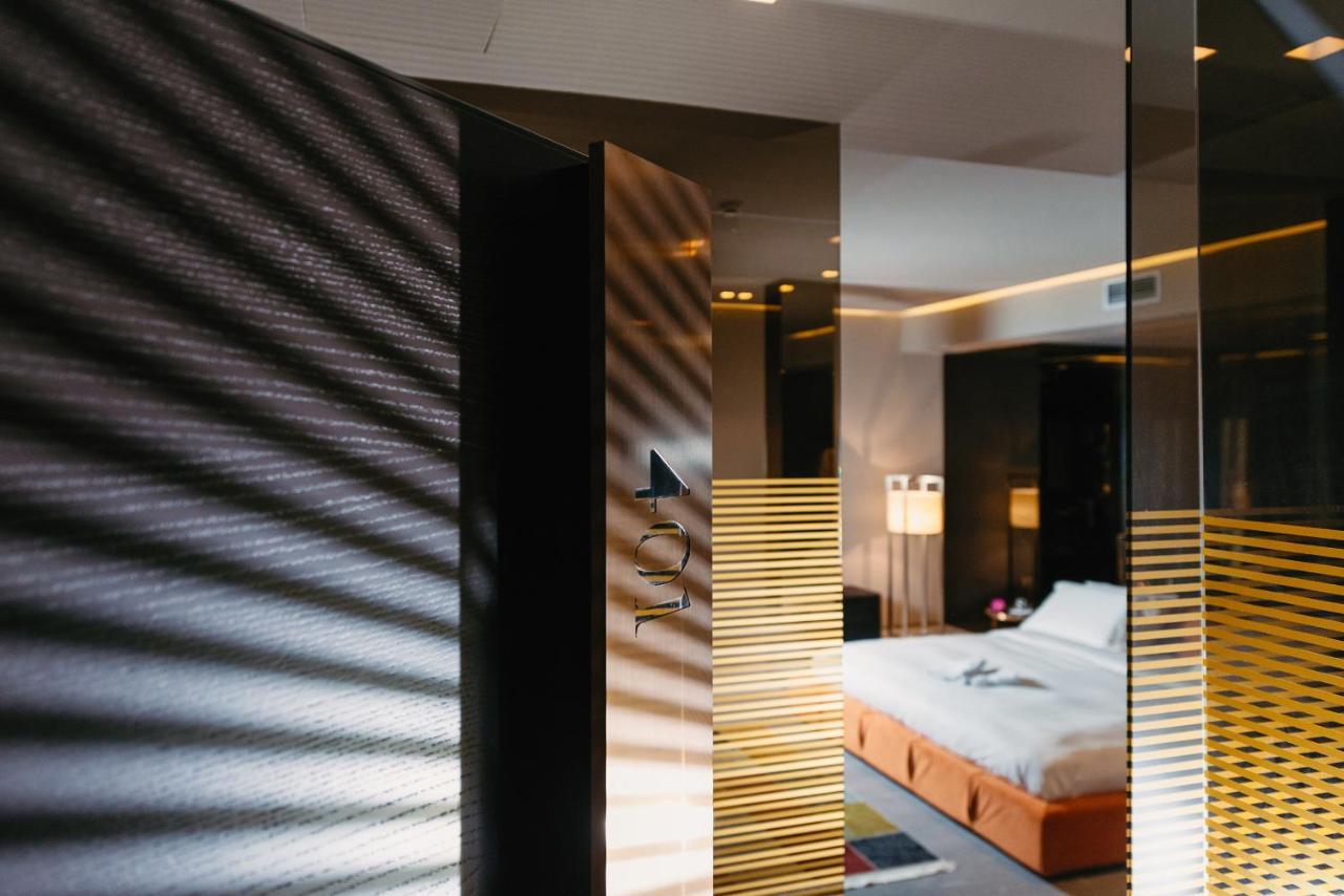 Hotel Egnatia Berxull Bagian luar foto